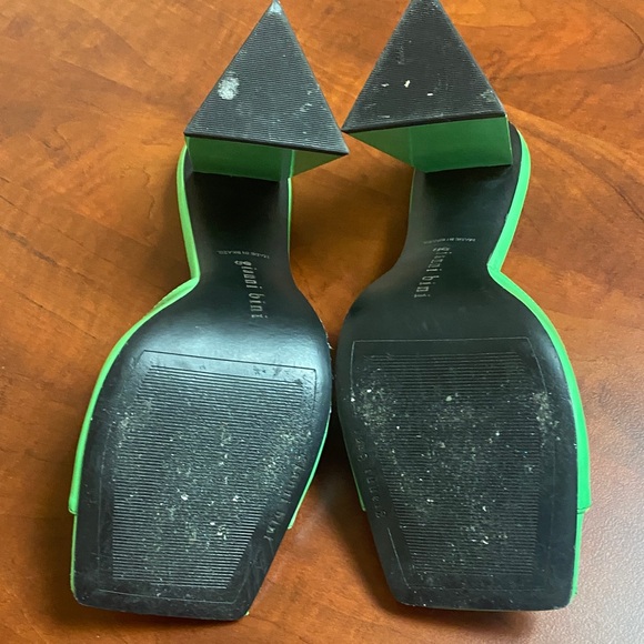 Gianni Bini Lime Patent Square-Toe Slide Heels - Picture 2 of 6